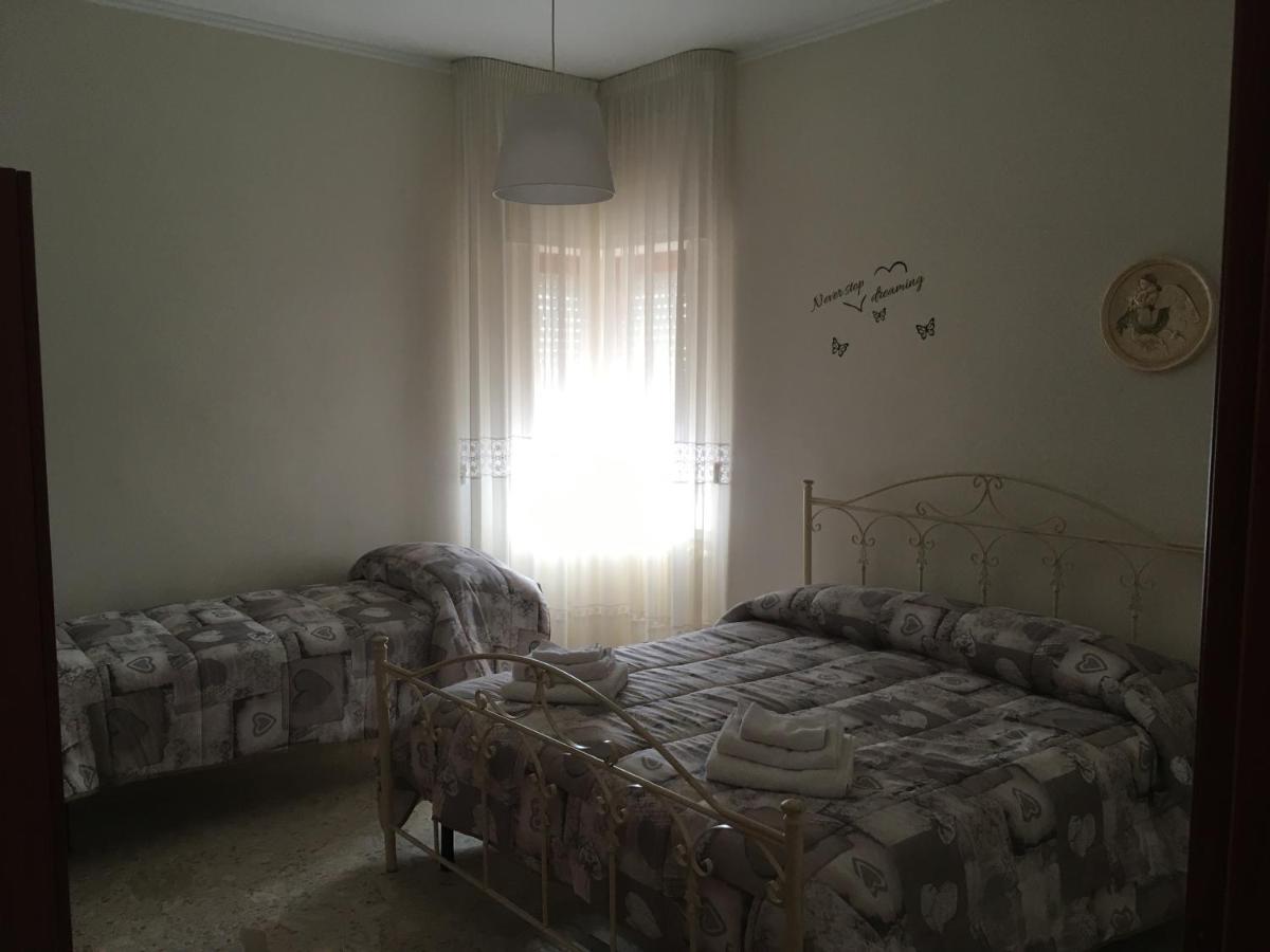 B&B Al Campanile Taranto Esterno foto